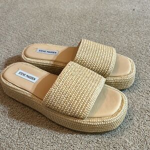 STEVE MADDEN PLATFORM BEACHY NATURAL SANDALS SIZE 9.5